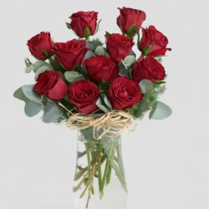 Cam Vazoda 11 Kırmızı Gül