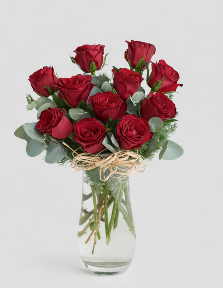 Cam Vazoda 11 Kırmızı Gül