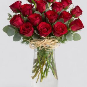 Cam Vazoda 15 Kırmızı Gül